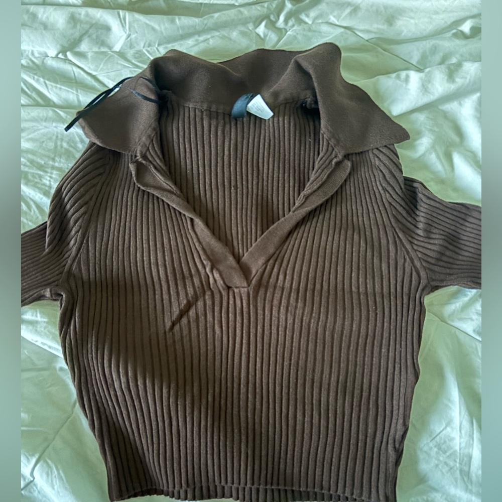 Brown long sleeve tight fitting going out shirt